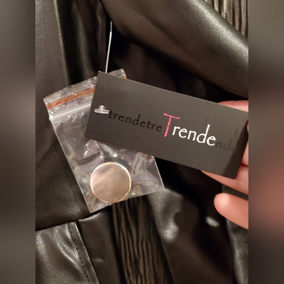 Fashion Feux Leather Jacket - Picture 3 of 11